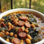 Sopa de Frijoles y Salchichas Estilo Sureño: Cena Fácil 124 Sopa de Frijoles