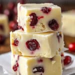Fudge de Chocolate Blanco con Arándanos: Receta Fácil