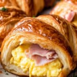 Sándwiches de Croissant con Huevos, Jamón y Queso: Receta Fácil