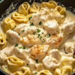 Cena Cremosa de Pollo con Tortellini Alfredo – Receta Fácil