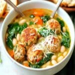 Sopa de Albóndigas de Espinaca y Frijoles Blancos: Receta Fácil