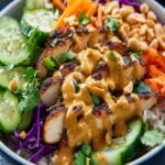 Tazones de Pollo Tailandés con Cacahuate: Receta Rápida