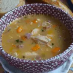 Sopa de Lentejas Deliciosa con Pollo y Jamonilla: Receta Casera Irresistible
