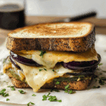 Sándwich de berenjena y queso