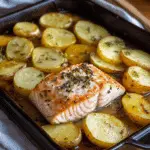 Salmón al Horno con Papas y Espárragos