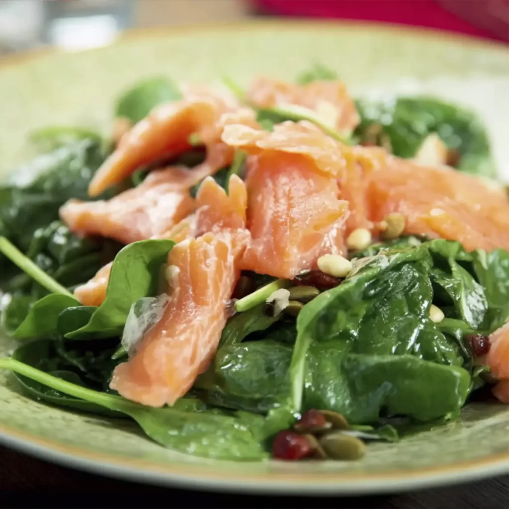 Ensalada de Espinaca con Salmón: Delicia Saludable que Conquistará tu Paladar 88 Ensalada de Espinaca con Salmón: Delicia Saludable que Conquistará tu Paladar